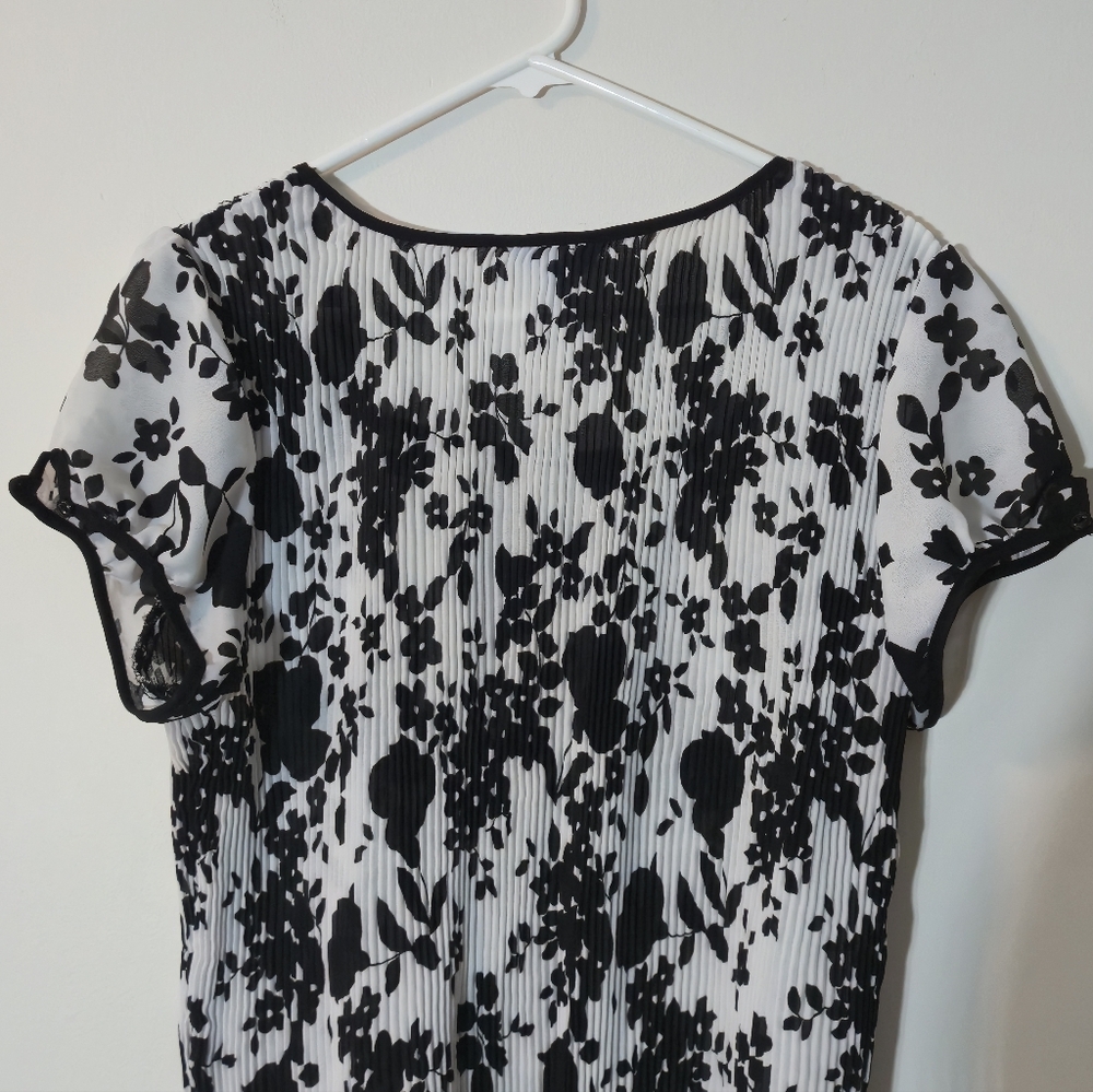 Denver Hayes XL Floral Blouse Black White Short Sleeve Plissé Pleated Transition - Picture 9 of 16